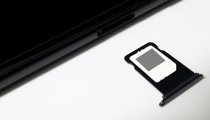 iPhone8 nanoSIM SIMカード 挿入 手順 方法
