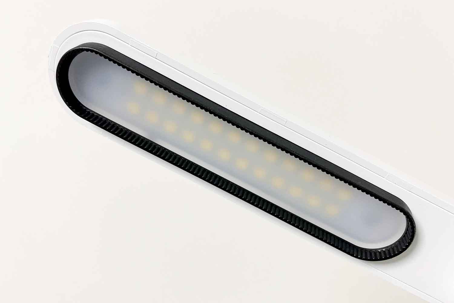 アイリスオーヤマ LEDライト コンパクト USB接続 写真 LDL-203H