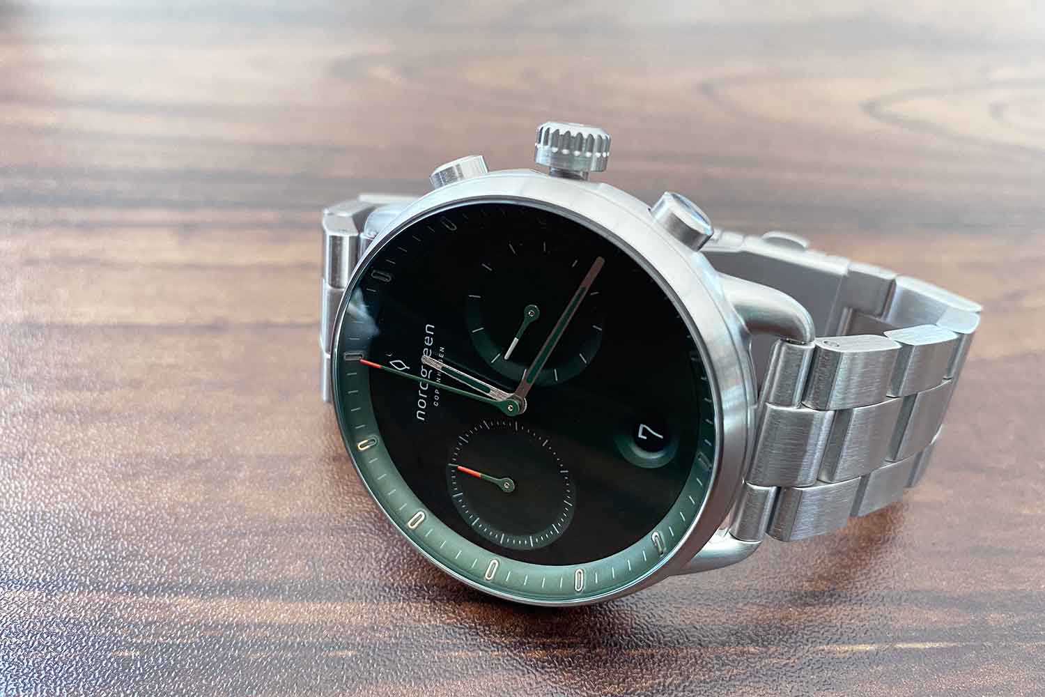 緑文字盤の綺麗な腕時計！ Nordgreenパイオニアの新作カラーを使って 